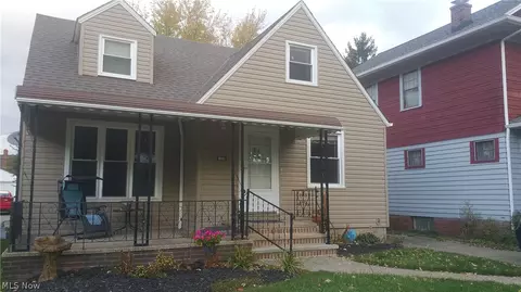 7404 Thornton Dr, Parma, OH 44129 photo 1