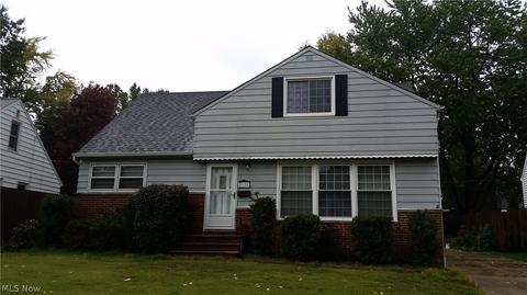 2121 Sunset Dr, Wickliffe, OH 44092 photo 1