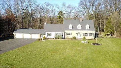 556 Washington Ave, Elyria, OH 44035 photo 4
