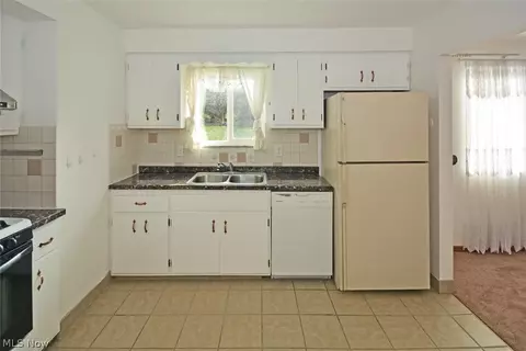 5707 Williston Dr, Parma, OH 44129 photo 13