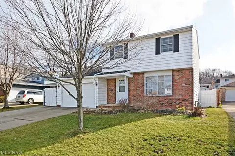 5707 Williston Dr, Parma, OH 44129 photo 1