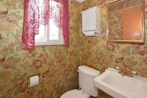 5707 Williston Dr, Parma, OH 44129 photo 17