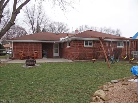 464 High St, Elyria, OH 44035 photo 3