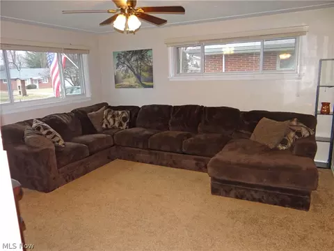 464 High St, Elyria, OH 44035 photo 6