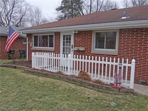 464 High St, Elyria, OH 44035 photo 2