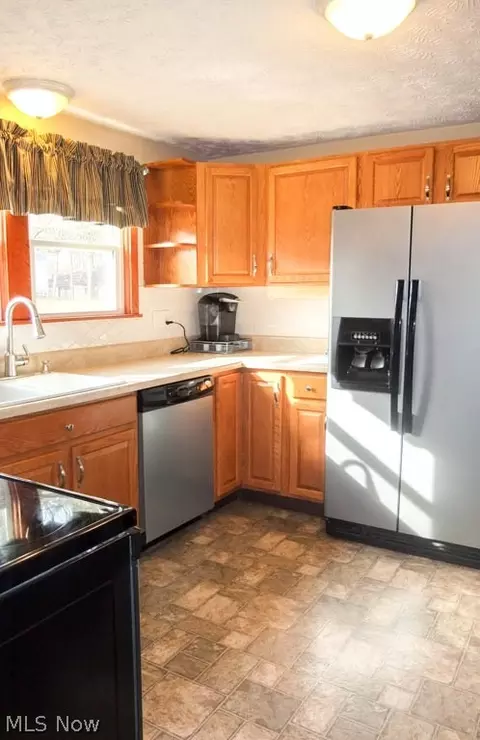 3230 Ruby Ave NW, Massillon, OH 44647 photo 5