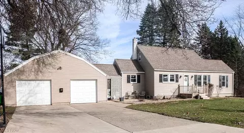 3230 Ruby Ave NW, Massillon, OH 44647 photo 1