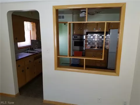 14400 Summit Ave, Maple Heights, OH 44137 photo 5