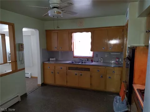 14400 Summit Ave, Maple Heights, OH 44137 photo 8
