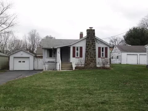 44 Walnut St, Struthers, OH 44471 photo 1