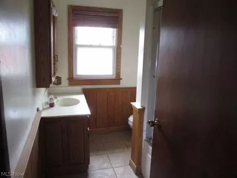 44 Walnut St, Struthers, OH 44471 photo 8