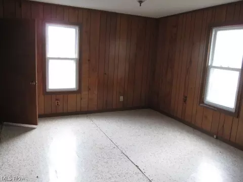 44 Walnut St, Struthers, OH 44471 photo 6