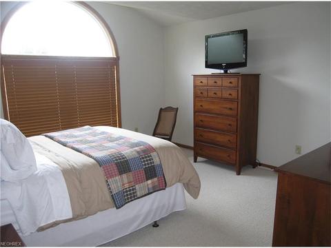 811 Kennedy Dr, Willard, OH 44890 photo 12