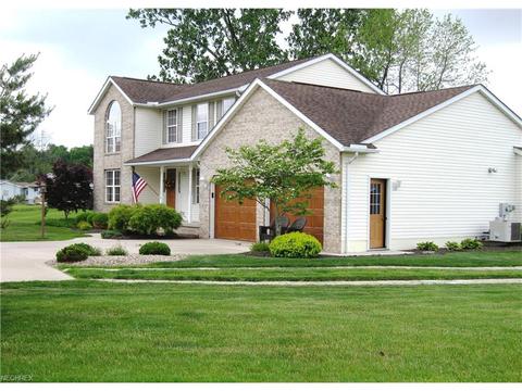 811 Kennedy Dr, Willard, OH 44890 photo 2
