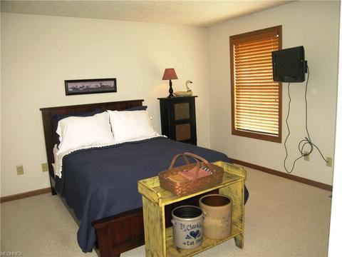 811 Kennedy Dr, Willard, OH 44890 photo 15