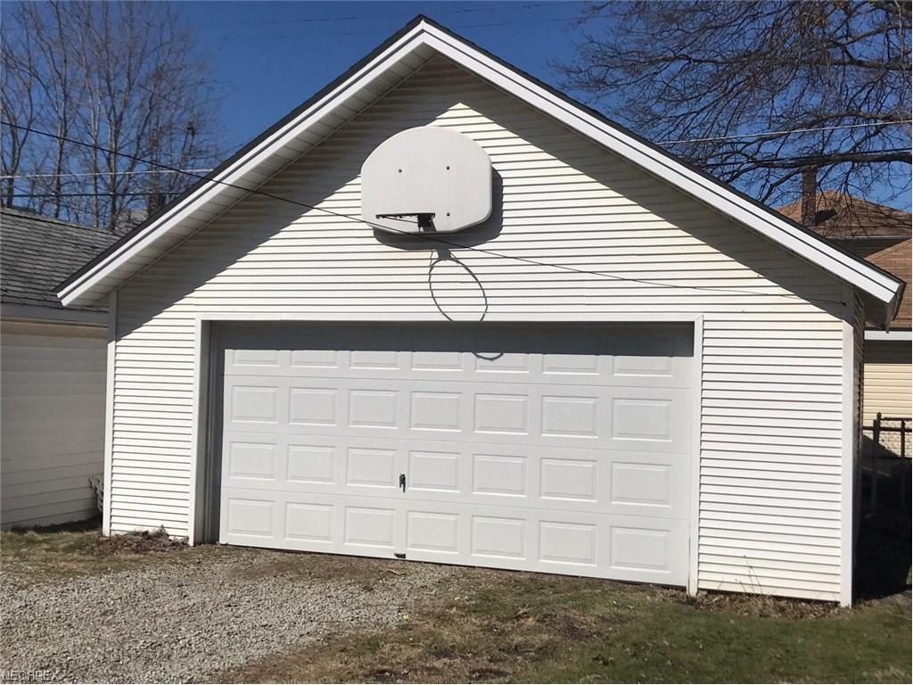2319 10th St NW, Canton, OH 44708 photo 3
