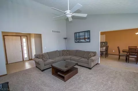 308 Kansas Ave, Elyria, OH 44035 photo 4