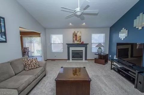 308 Kansas Ave, Elyria, OH 44035 photo 3