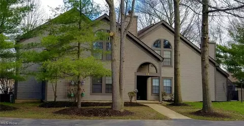 1143 Red Tail Hawk Ct #2, Boardman, OH 44512 photo 1