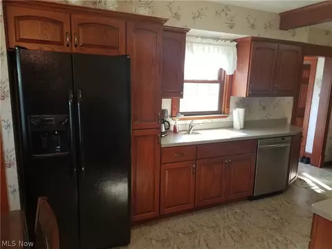 5832 Granger Rd, Ashtabula, OH 44004 photo 2