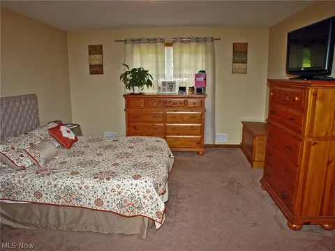 100 Walnut Dr, Weirton, WV 26062 photo 15