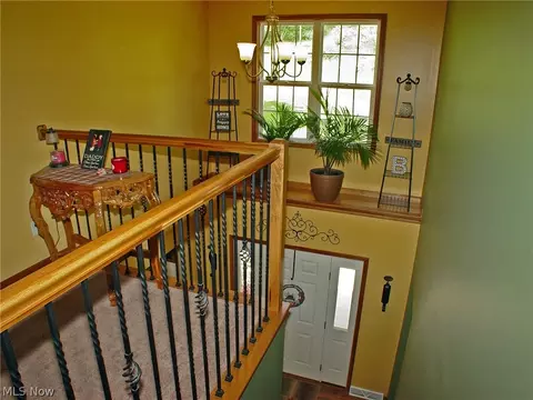 100 Walnut Dr, Weirton, WV 26062 photo 3
