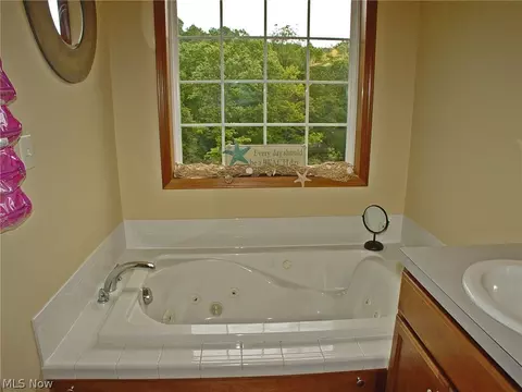 100 Walnut Dr, Weirton, WV 26062 photo 17
