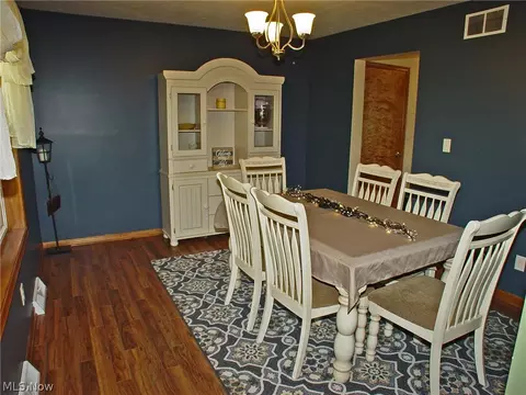 100 Walnut Dr, Weirton, WV 26062 photo 4