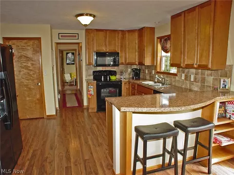 100 Walnut Dr, Weirton, WV 26062 photo 7