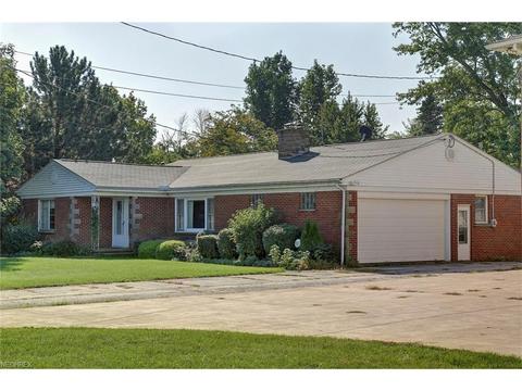 603 Cedar Point Rd, Sandusky, OH 44870 photo 1