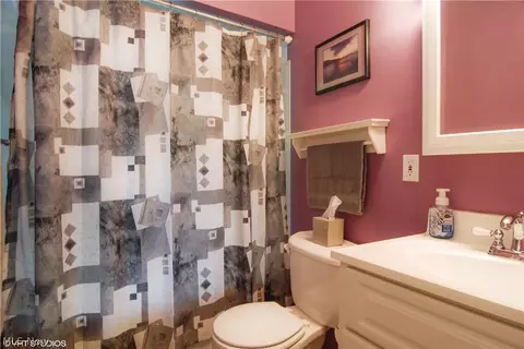 6143 Eavenson Rd, Brook Park, OH 44142 photo 9