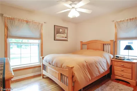6143 Eavenson Rd, Brook Park, OH 44142 photo 8