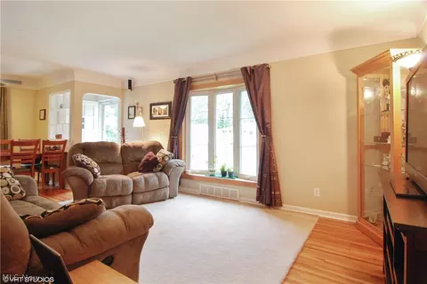 6143 Eavenson Rd, Brook Park, OH 44142 photo 2