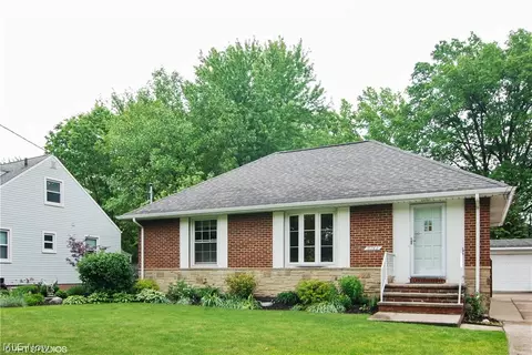 6143 Eavenson Rd, Brook Park, OH 44142 photo 1