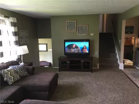 7871 E Linden Ln, Parma, OH 44130 photo 8
