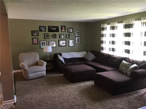 7871 E Linden Ln, Parma, OH 44130 photo 9