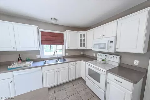 2368 Inas Dr, Copley, OH 44321 photo 4
