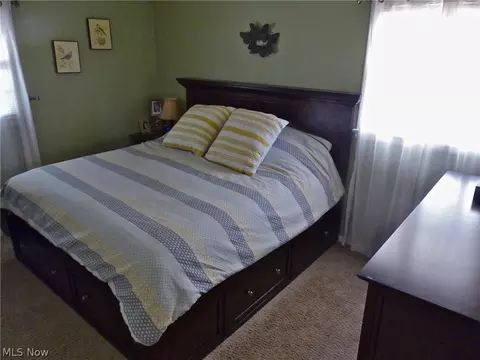 400 Beechwood Dr, Willowick, OH 44095 photo 9