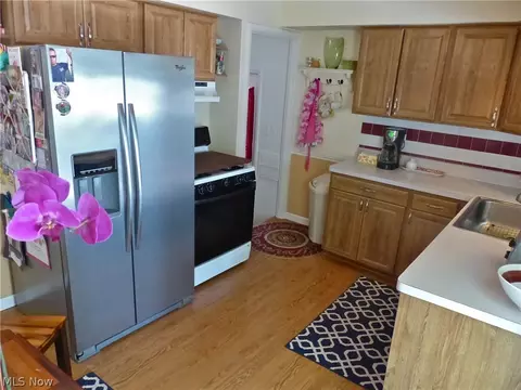 400 Beechwood Dr, Willowick, OH 44095 photo 8