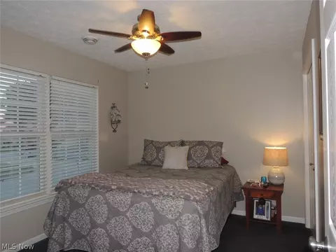 221 Pinehurst Ave, Elyria, OH 44035 photo 12