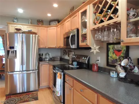 221 Pinehurst Ave, Elyria, OH 44035 photo 7