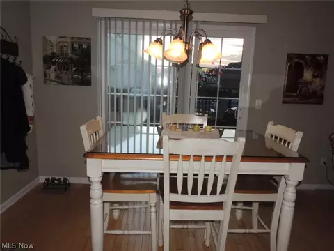 221 Pinehurst Ave, Elyria, OH 44035 photo 8