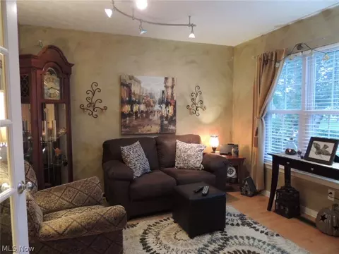 221 Pinehurst Ave, Elyria, OH 44035 photo 2