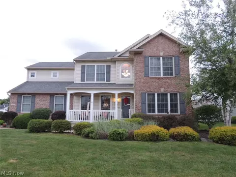 221 Pinehurst Ave, Elyria, OH 44035 photo 1