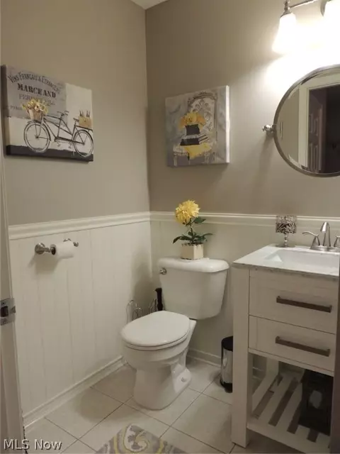 221 Pinehurst Ave, Elyria, OH 44035 photo 5