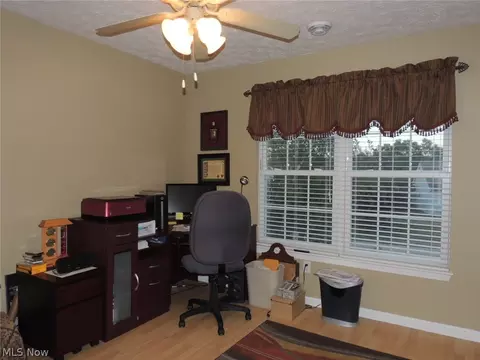 221 Pinehurst Ave, Elyria, OH 44035 photo 11