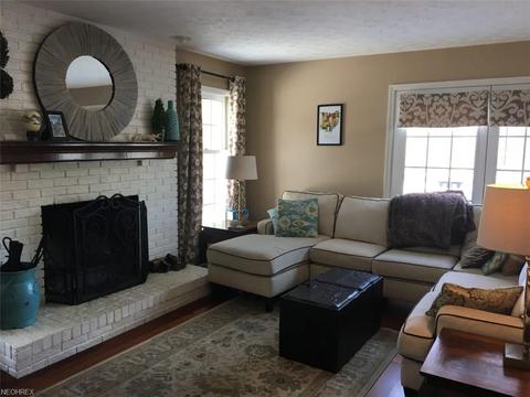 36505 Churchill Dr, Solon, OH 44139 photo 2