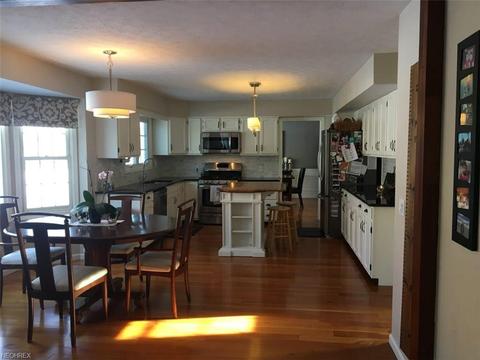 36505 Churchill Dr, Solon, OH 44139 photo 4