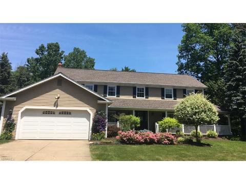 36505 Churchill Dr, Solon, OH 44139 photo 1
