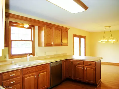 221 Hendrix, Lagrange, OH 44050 photo 9